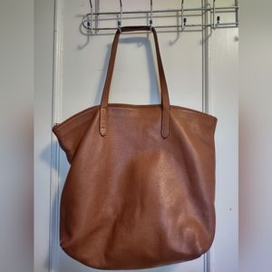 Cuyana zipped leather tote